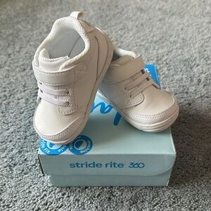 Stride Rite 360 boys walking shoe